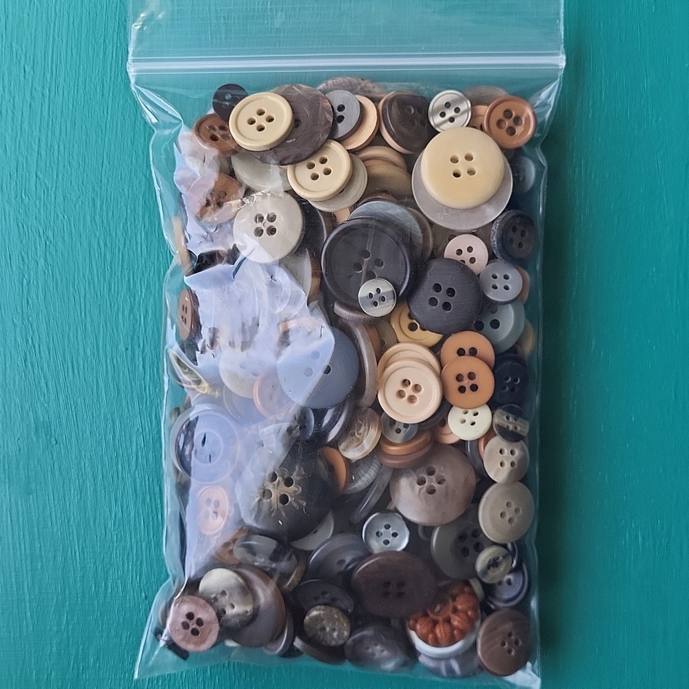 Assorted Button Collection - Picture 2 of 2